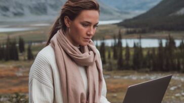 women using laptop
